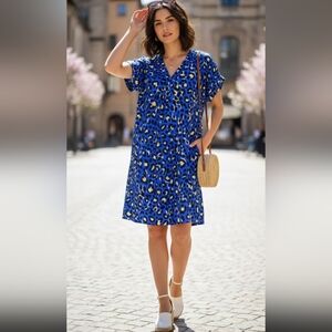 UMGEE women's blue shorts  gown  Size M Short‎ Sleeve animal print